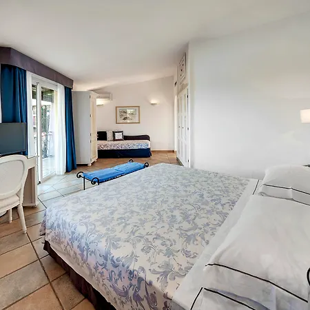 Hotel Grand In 4*