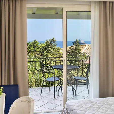 Grand In 4* Porto Cervo