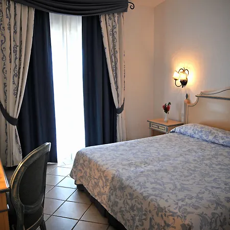 Hotel Grand In 4*